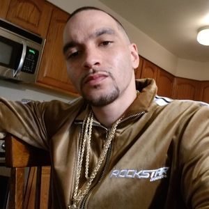 Meet your Posher, Emmanuel